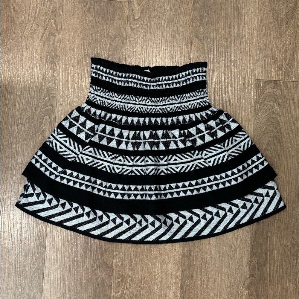 NWOT Blue Rain Black and White Patterned Mini Skirt, Size Small